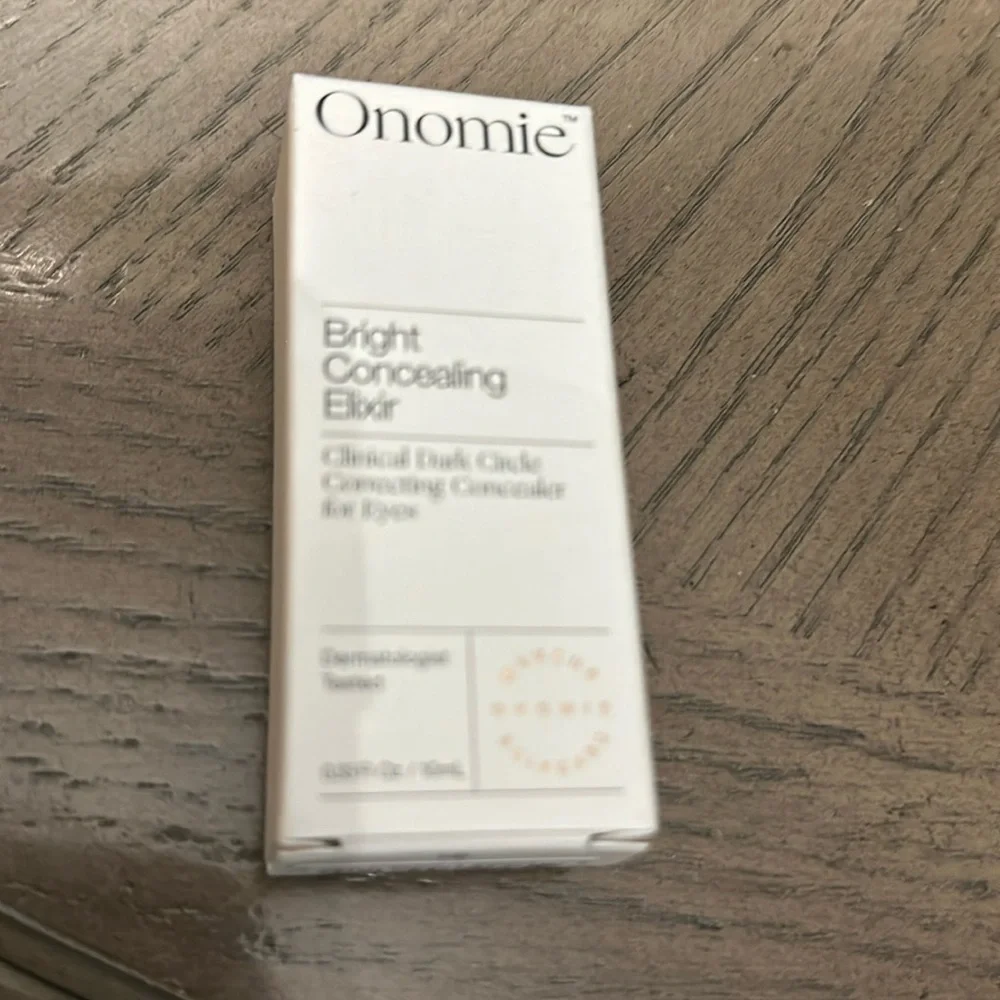 Onomie Bright Concealing Elixir Shade 8: Anning